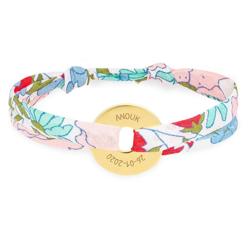 bracelet personnalisé en forme de cible, agrémenté du liberty Hortensia, est plaqué or 15mm.