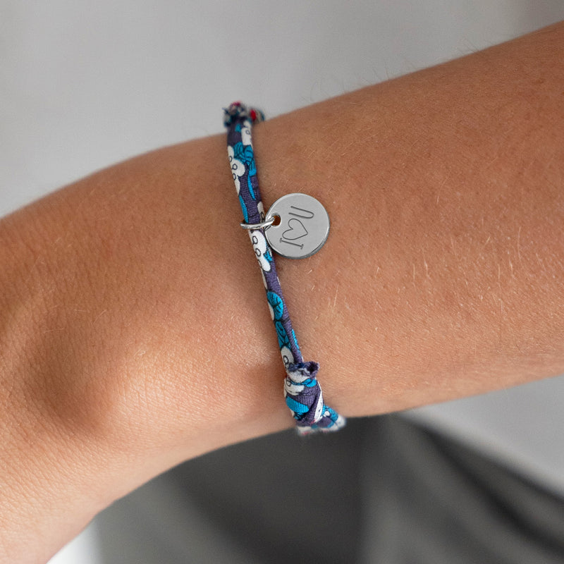 Bracelet personnalisé, médaille 10mm en argent, entouré de Liberty Iris