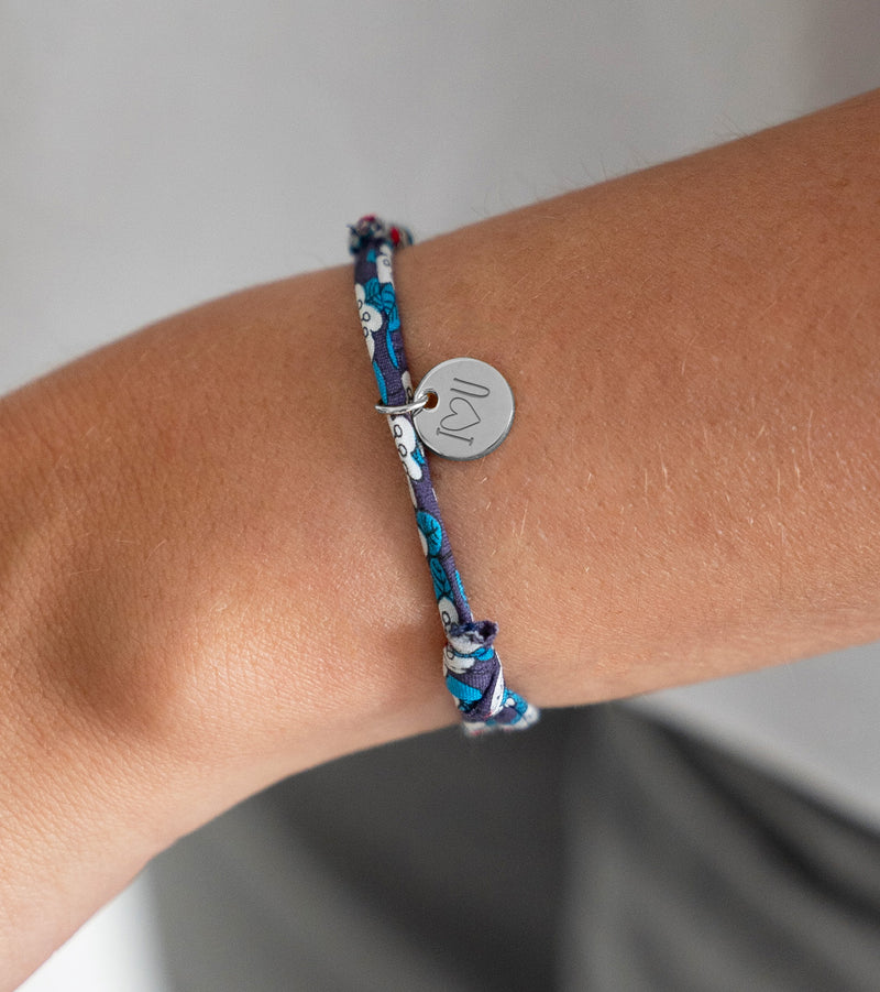 Bracelet personnalisé, médaille 10mm en argent, entouré de Liberty Iris
