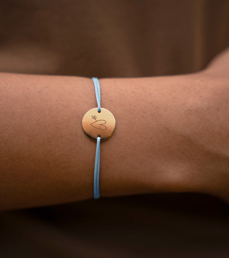 bracelet personnalisé, médaille de 15mm, plaqué or, avec cordon bleu pastel