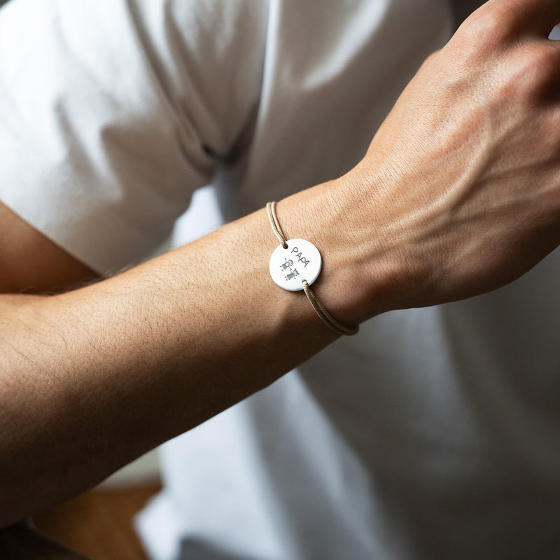 Bracelet médaille en argent, personnalisé 20mm, avec cordon beige, équipé de deux trous.