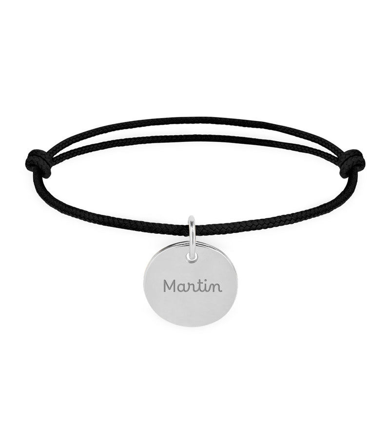 Bracelet en argent 15mm avec médaillon personnalisé, élégant cordon noir.