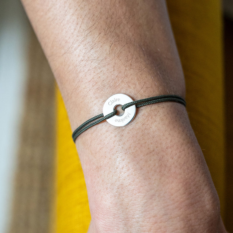 bracelet en forme de cible, en argent de 15mm, est assorti d'un cordon kaki