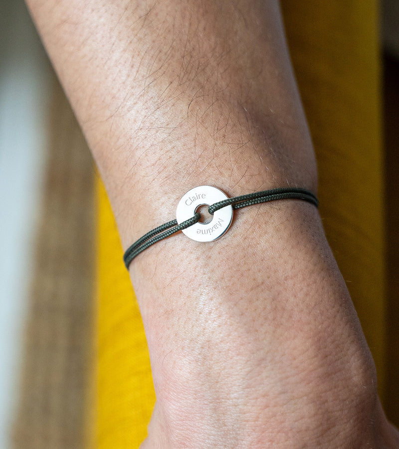 bracelet en forme de cible, en argent de 15mm, est assorti d'un cordon kaki