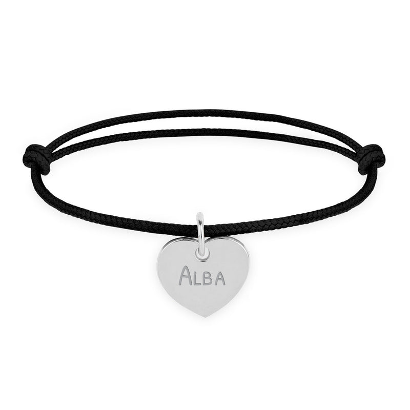 Un bracelet tendance avec un coeur en argent de 15mm, parfait pour toutes les occasions.