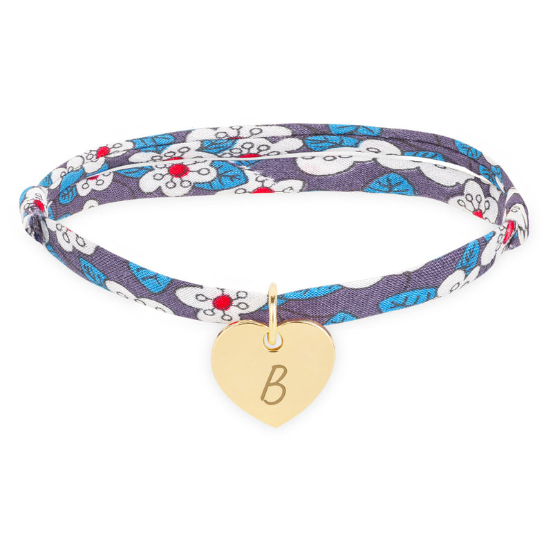Élégant bracelet personnalisé avec un cœur de 15mm plaqué or, entouré d'un magnifique lien Liberty Iris.