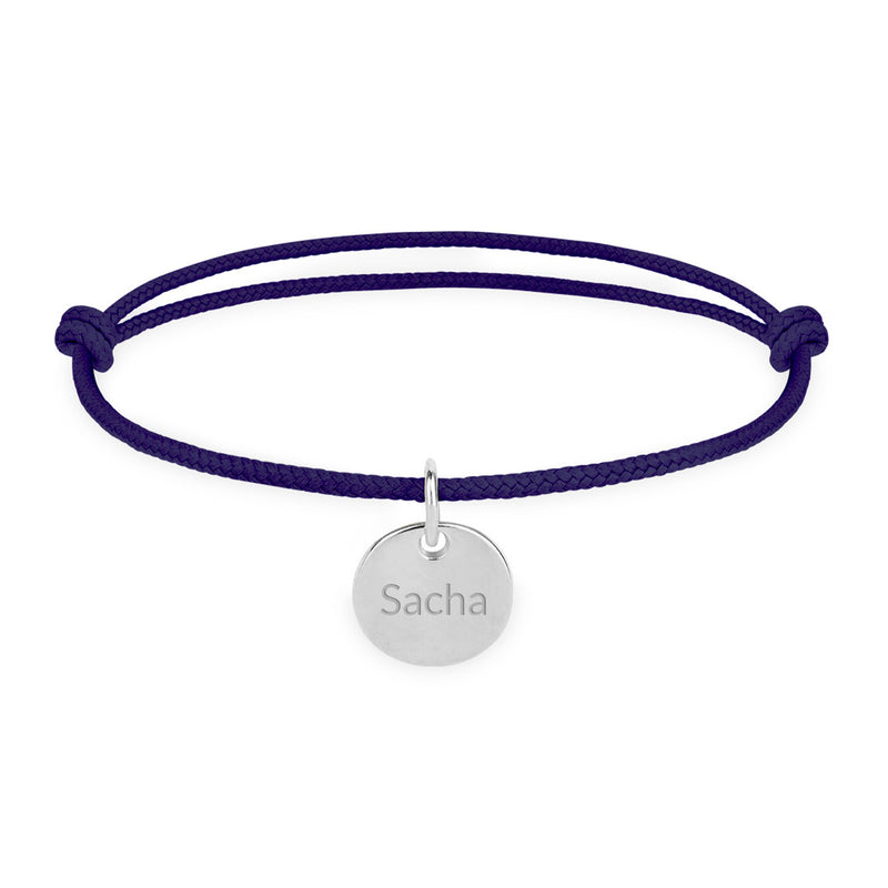 Bracelet personnalisé médaille argenté, cordon bleu marine. Un bijou unique pour exprimer votre style.