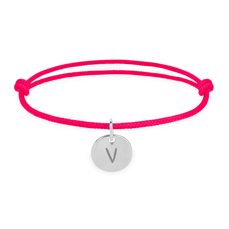 Bracelet argenté orné d'une médaille rose fuchsia de 10mm, personnalisable selon vos envies.