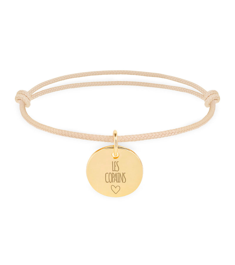 Portez votre style avec ce Bracelet Personnalisé Médaille 15mm Plaqué Or sur Cordon Beige.