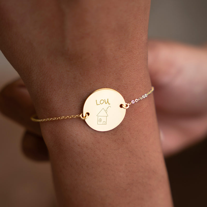 bracelet médaille, personnalisé en 20mm, orné de deux trous en plaqué or et d'une chaîne plate.