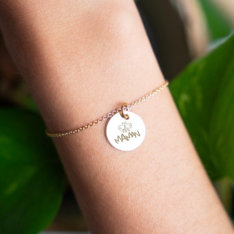 Bracelet plaqué or avec médaille 15mm personnalisée, une touche de personnalisation élégante.