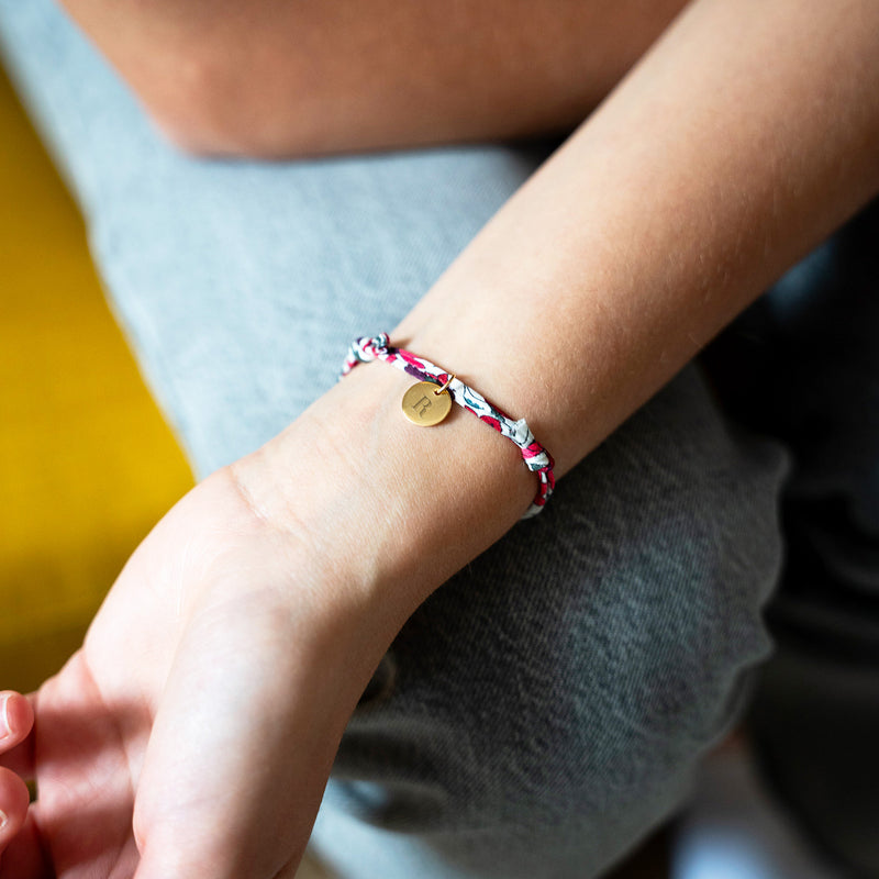 Bracelet personnalisé avec médaille plaquée or 10mm sur lien Liberty Pavot