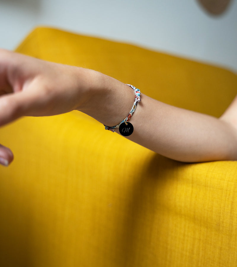 Bracelet personnalisable plaqué or avec médaille sur lien Liberty Pavot