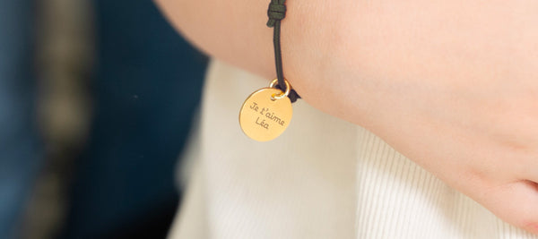 Dites « je t’aime » avec un bijou personnalisé pour la Saint-Valentin.