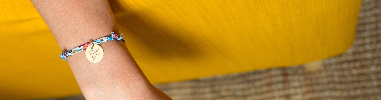 Comment organiser sa collection de bijoux : astuces pour éviter les nœuds et les préserver