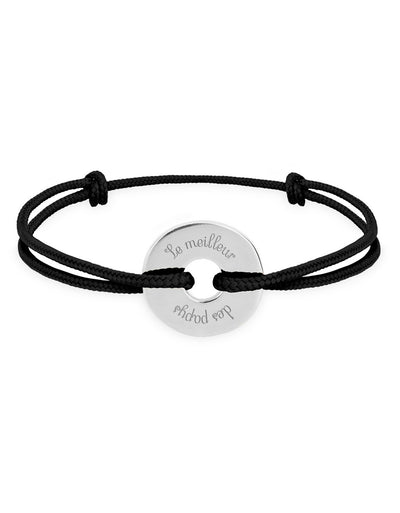 Un bracelet en forme de cible, personnalisé de 15mm en argent, avec un cordon noir.