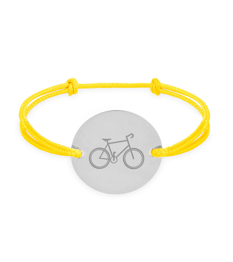 Personnalisez votre poignet avec style ! Ce bracelet en argent avec cordon jaune est parfait pour afficher vos moments précieux. Élégant et unique, il s’adapte à toutes vos tenues !