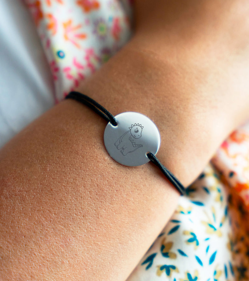  médaille personnalisée 20mm à deux trous argentés, accompagnée d'un cordon noir pour un bracelet unique