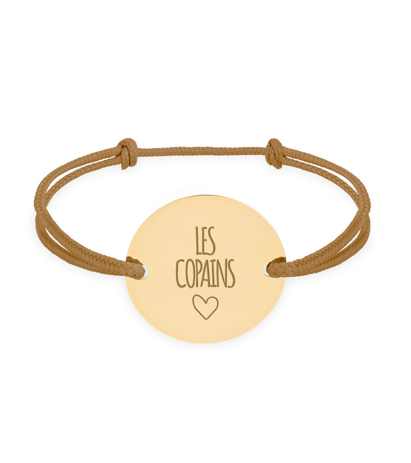 Bracelet médaille personnalisé en 20mm, avec deux trous en plaqué or et cordon marron clair.