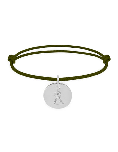Un bracelet personnalisé en argent avec une médaille de 15mm sur un cordon kaki.