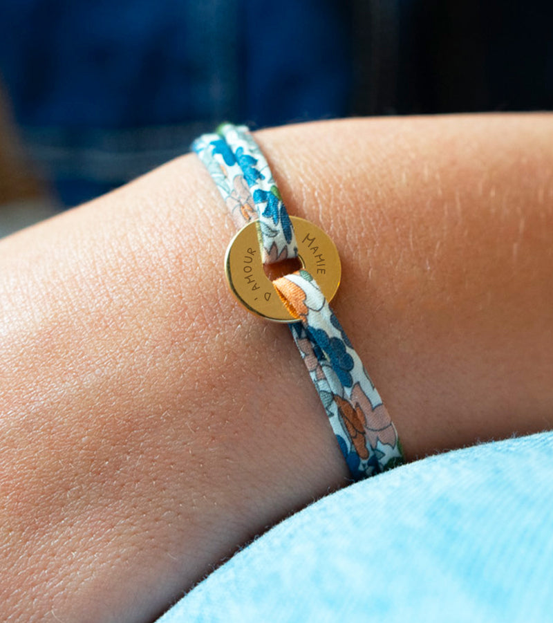 Bracelet personnalisé en forme de cible, plaqué or 15mm, lié par le liberty lilas.