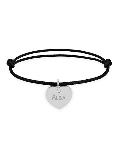 Un bracelet tendance avec un coeur en argent de 15mm, parfait pour toutes les occasions.