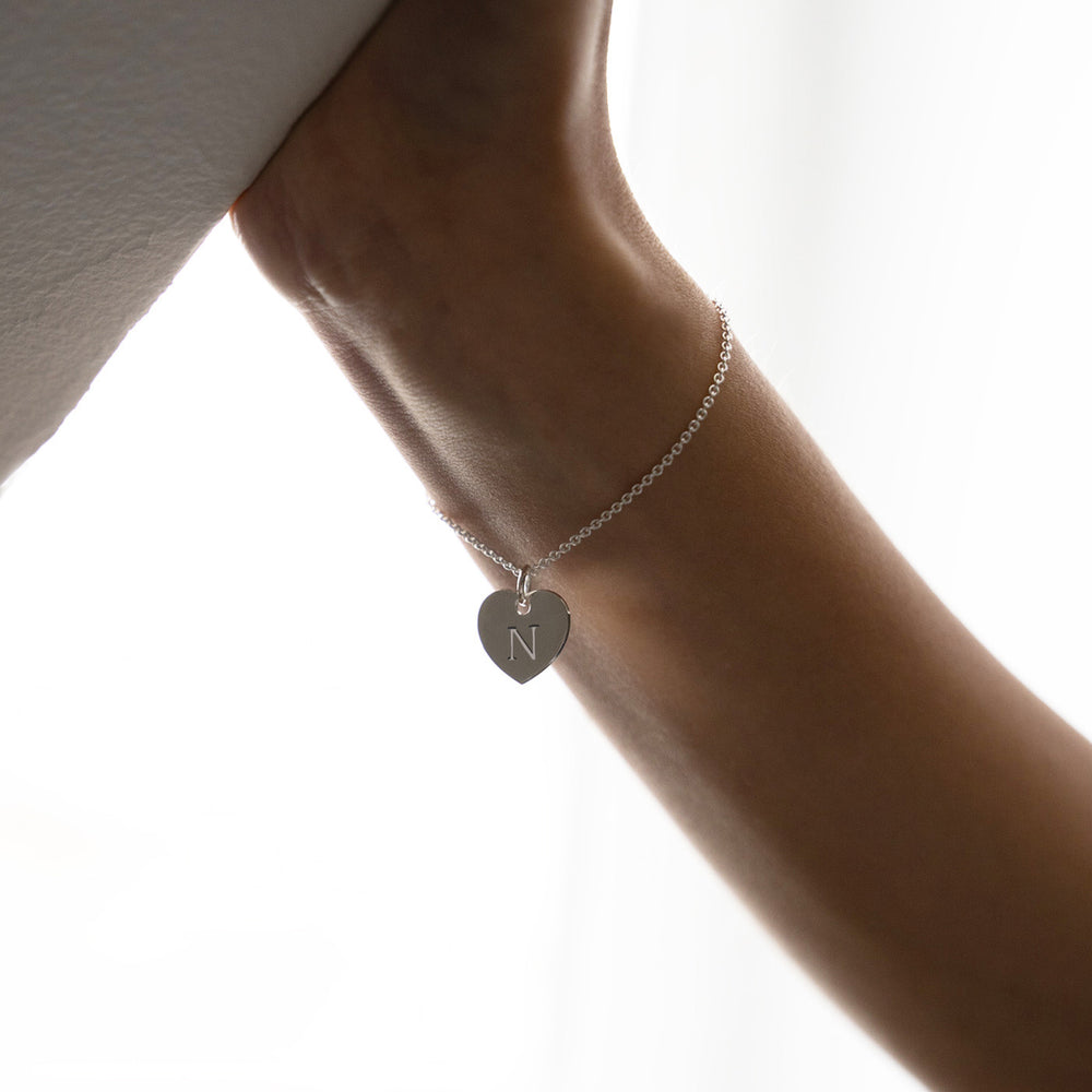 Mettez en valeur votre style avec ce Bracelet Personnalisé Coeur 15mm Argent Chaine maille.
