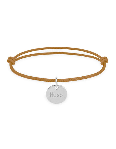 Bracelet en argent 10mm avec médaille personnalisée et cordon marron clair, un accessoire élégant et unique pour votre style.