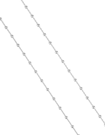 Une chaîne Boule en argent, 40cm de longueur.
